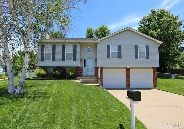 Single Family Residence at 6 Colchester Ct, Saint Peters, MO 63376 | MLS# MIS25022413 |  | Sold on 2025-05-09
