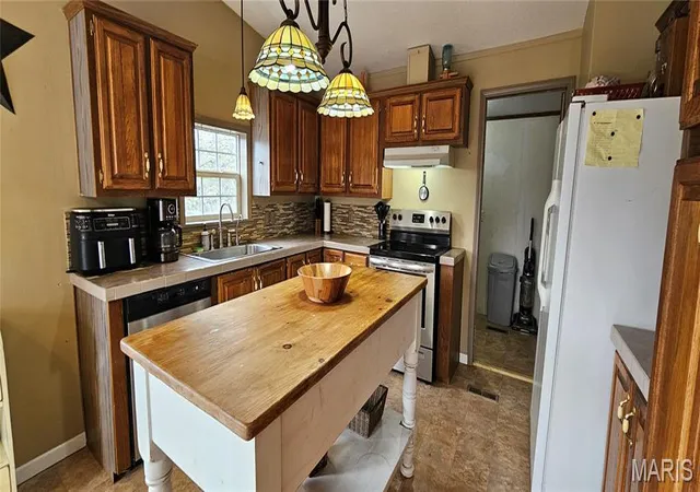 Photo 5 of Single Family Residence at 1099 Blue Ridge Rd, Auxvasse, MO 65231 | MLS# MIS25022437 |  | Sold on 2025-06-23