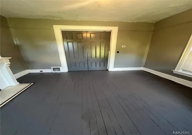Photo 3 of Single Family Residence at 4403 Cottage Ave, Saint Louis, MO 63113 | MLS# MIS25022451 | | Sold on 2025-05-06