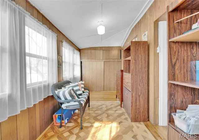 Photo 4 of Single Family Residence at 6214 Potomac St, Saint Louis, MO 63139 | MLS# MIS25022476 | | Sold on 2025-05-30