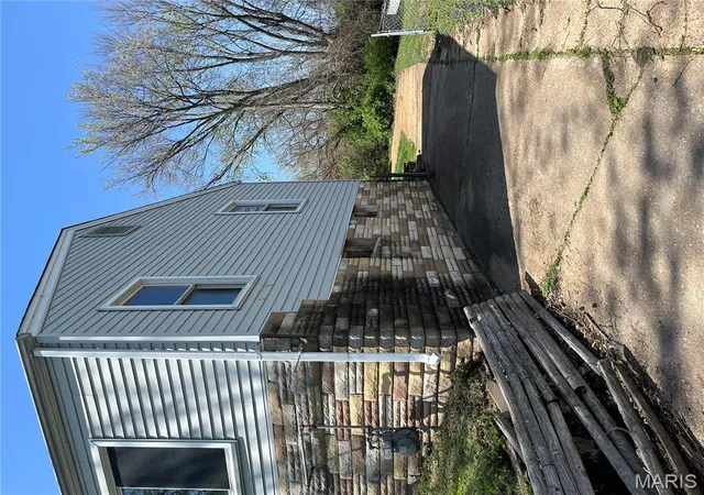 Photo 2 of Single Family Residence at 1821 Northfield Dr, Saint Louis, MO 63114 | MLS# MIS25022507 |  | Sold on 2025-06-20