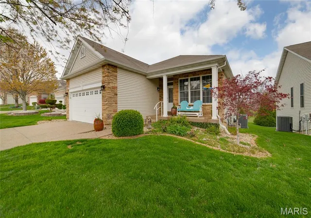 Photo 1 of Single Family Residence at 642 Falconcrest Dr, Lake Saint Louis, MO 63367 | MLS# MIS25022565 | | Sold on 2025-06-09