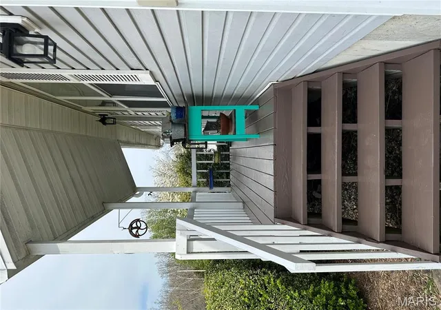 Photo 3 of Single Family Residence at 404 Crystal Ln, Rosebud, MO 63091 | MLS# MIS25022592 | | Sold on 2025-06-06