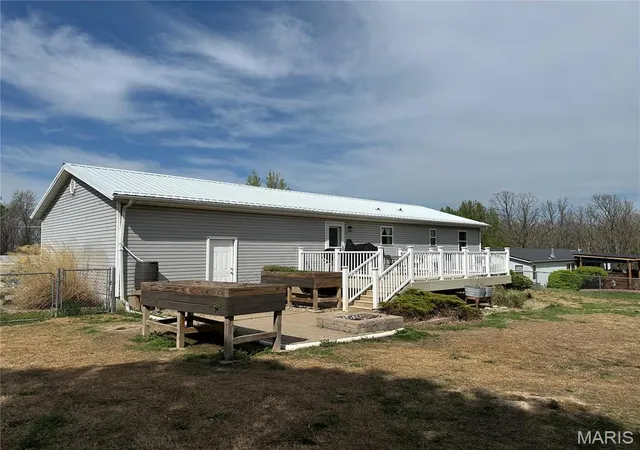 Photo 5 of Single Family Residence at 404 Crystal Ln, Rosebud, MO 63091 | MLS# MIS25022592 | | Sold on 2025-06-06