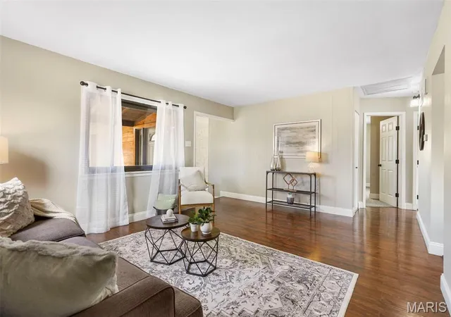 Photo 2 of Single Family Residence at 205 Arras Dr, Saint Louis, MO 63129 | MLS# MIS25022678 | | Sold on 2025-05-16