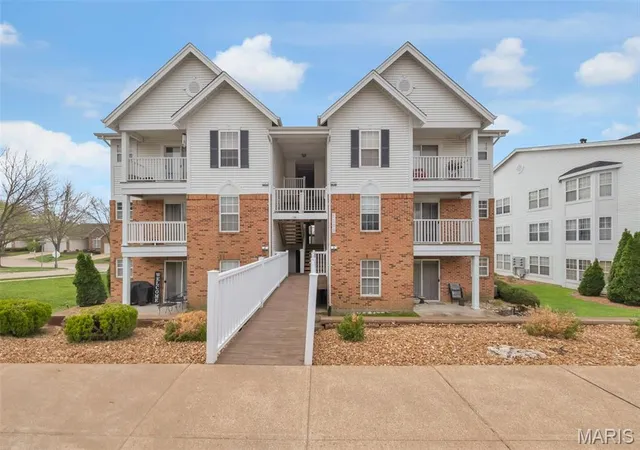 Photo 1 of Condominium at 1209 Woodland Point Dr #E, Saint Louis, MO 63146 | MLS# MIS25022680 |  | Sold on 2025-07-24