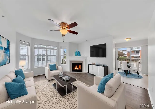 Photo 4 of Condominium at 1209 Woodland Point Dr #E, Saint Louis, MO 63146 | MLS# MIS25022680 |  | Sold on 2025-07-24