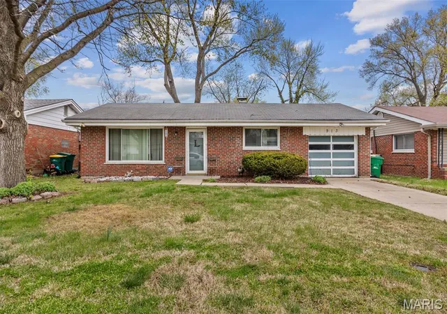 Single Family Residence at 913 Lebon Dr, Saint Louis, MO 63137 | MLS# MIS25022687 | | Sold on 2025-06-12
