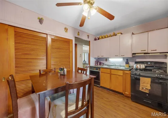 Photo 4 of Single Family Residence at 913 Lebon Dr, Saint Louis, MO 63137 | MLS# MIS25022687 | | Sold on 2025-06-12