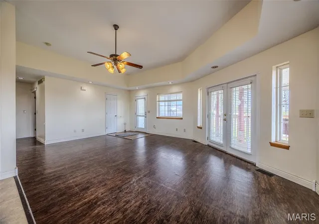 Photo 3 of Single Family Residence at 20270 Hyatt Ln, Saint Robert, MO 65584 | MLS# MIS25022688 | | Sold on 2025-11-24