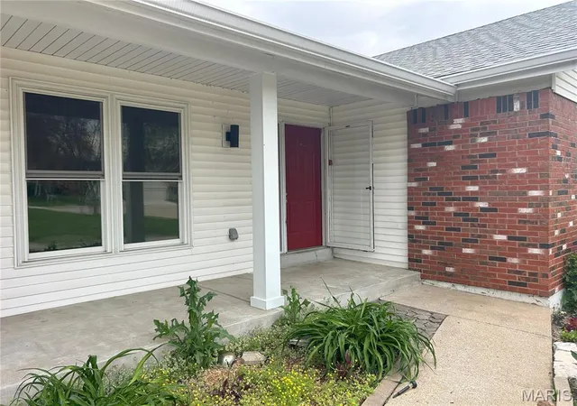 Photo 1 of Single Family Residence at 309 Trailview Ave, Saint Peters, MO 63376 | MLS# MIS25022700 | | Sold on 2025-05-16