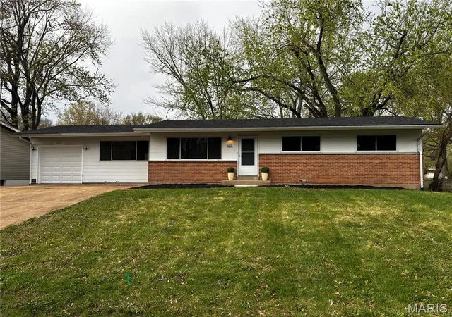 Single Family Residence at 1022 Briarbrae Dr, Saint Louis, MO 63138 | MLS# MIS25022723 | | Sold on 2025-05-15