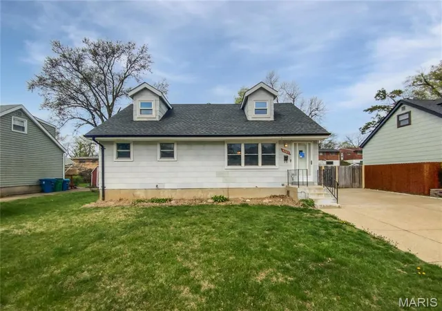 Single Family Residence at 4327 Treadway Ln, Saint Louis, MO 63134 | MLS# MIS25022781 | | Sold on 2025-05-09