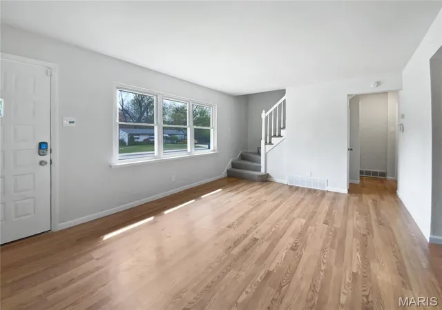 Photo 1 of Single Family Residence at 4327 Treadway Ln, Saint Louis, MO 63134 | MLS# MIS25022781 | | Sold on 2025-05-09