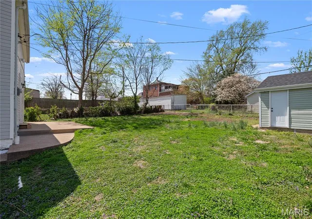 Photo 3 of Single Family Residence at 831 Wachtel Ave, Saint Louis, MO 63125 | MLS# MIS25023053 | | Sold on 2025-06-30