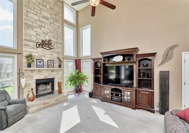 Photo 4 of Single Family Residence at 1702 Jacobs Pillow Dr, Saint Peters, MO 63376 | MLS# MIS25023072 |  | Sold on 2025-05-08