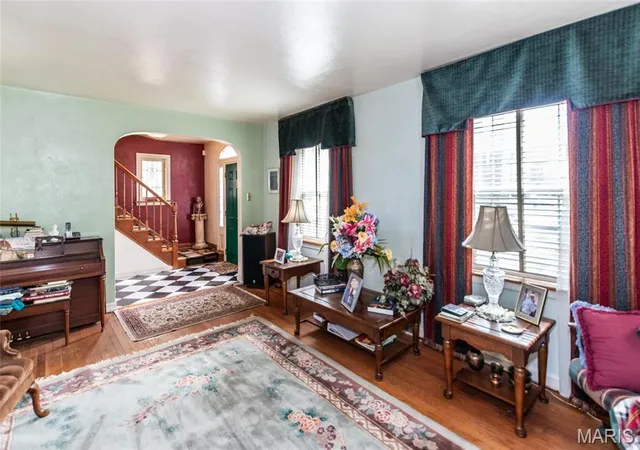 Photo 4 of Single Family Residence at 2811 Moniteau Dr, Saint Louis, MO 63121 | MLS# MIS25023078 | | Sold on 2025-08-29