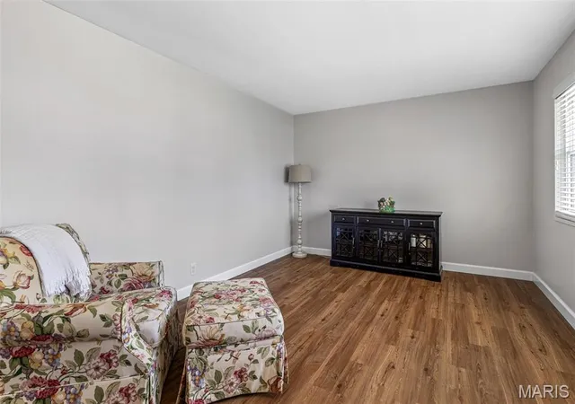 Photo 3 of Single Family Residence at 214 Martigney Dr, Saint Louis, MO 63129 | MLS# MIS25023090 | | Sold on 2025-05-21