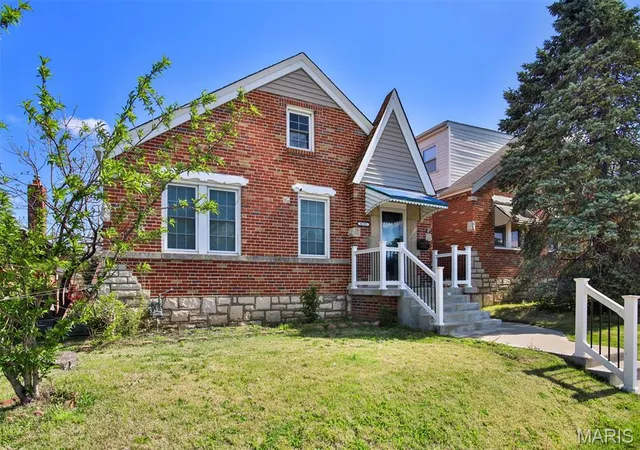 Photo 1 of Single Family Residence at 4335 Loughborough Ave, Saint Louis, MO 63116 | MLS# MIS25023115 | | Sold on 2025-05-07