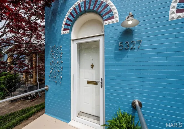 Photo 3 of Single Family Residence at 5327 Magnolia Ave, Saint Louis, MO 63139 | MLS# MIS25023172 |  | Sold on 2025-05-30