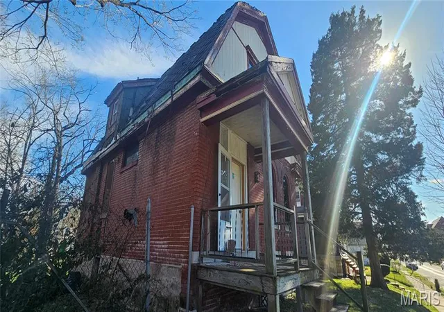Photo 2 of Single Family Residence at 5456 Wren Ave, Saint Louis, MO 63120 | MLS# MIS25023177 | | Sold on 2025-05-20