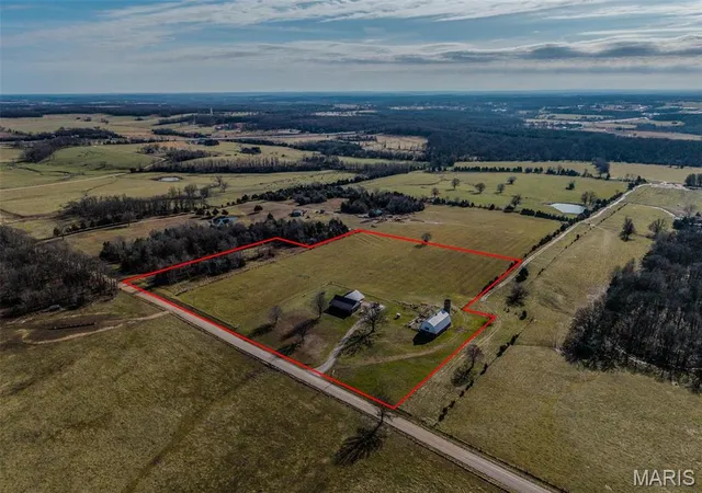 Photo 1 of Single Family Residence at 10530 Aspen Rd, Conway, MO 65632 | MLS# MIS25023239 | | Sold on 2025-06-16