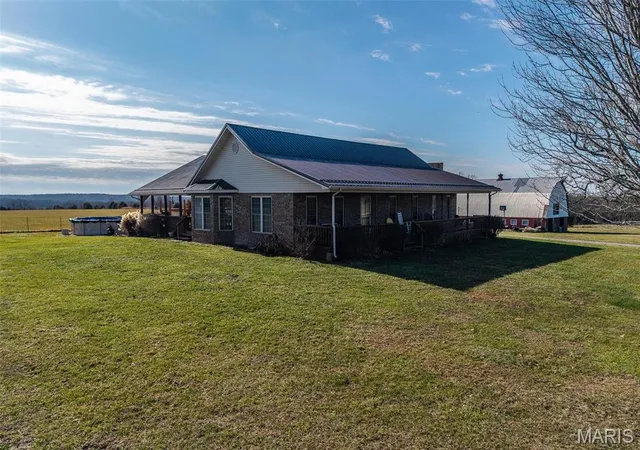 Photo 3 of Single Family Residence at 10530 Aspen Rd, Conway, MO 65632 | MLS# MIS25023239 | | Sold on 2025-06-16