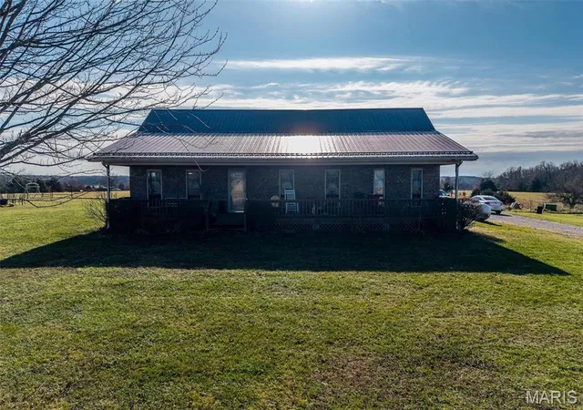 Photo 4 of Single Family Residence at 10530 Aspen Rd, Conway, MO 65632 | MLS# MIS25023239 | | Sold on 2025-06-16