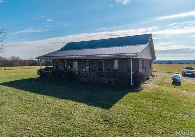 Photo 5 of Single Family Residence at 10530 Aspen Rd, Conway, MO 65632 | MLS# MIS25023239 | | Sold on 2025-06-16