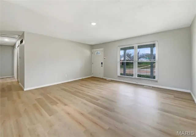Photo 1 of Single Family Residence at 6333 Peachwood Trl, Saint Louis, MO 63129 | MLS# MIS25023349 |  | Sold on 2025-05-12