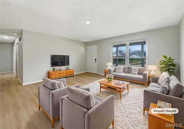 Photo 2 of Single Family Residence at 6333 Peachwood Trl, Saint Louis, MO 63129 | MLS# MIS25023349 |  | Sold on 2025-05-12