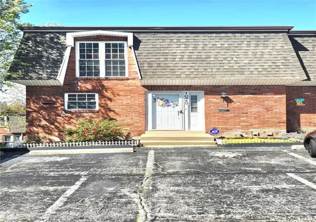 Condo for sale at 10340 Corbeil Dr, Saint Louis, MO 63146 | MLS# MIS25023352 | Listing updated on 2025-12-17