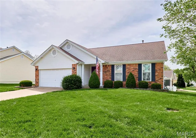 Photo 1 of Sale Pending at 331 Forest Grove Ct, Saint Peters, MO 63304 | MLS# MIS25023356 | Listing updated on 2025-12-22