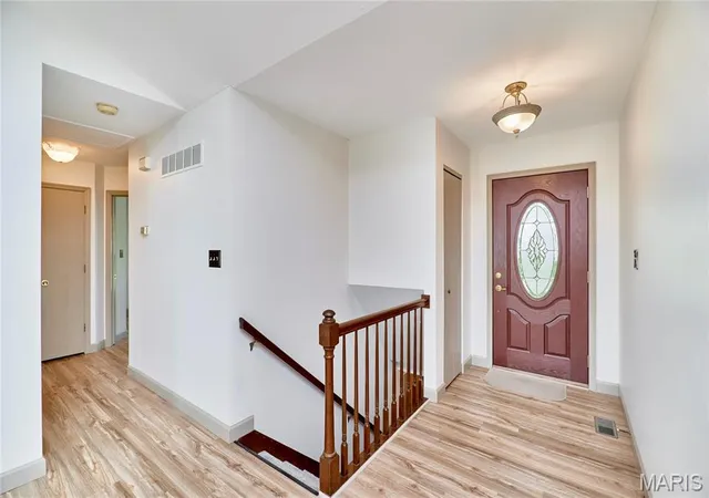 Photo 2 of Sale Pending at 331 Forest Grove Ct, Saint Peters, MO 63304 | MLS# MIS25023356 | Listing updated on 2025-12-22