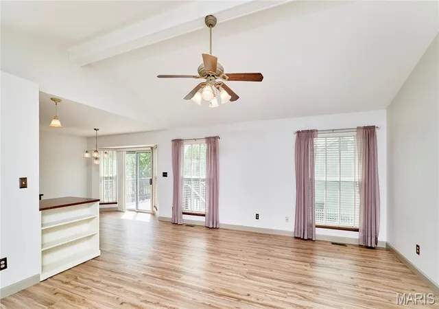 Photo 3 of Sale Pending at 331 Forest Grove Ct, Saint Peters, MO 63304 | MLS# MIS25023356 | Listing updated on 2025-12-22