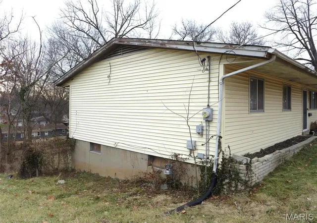 Photo 1 of Single Family Residence at 8922 Higginson Dr, Saint Louis, MO 63121 | MLS# MIS25023381 |  | Sold on 2025-05-07