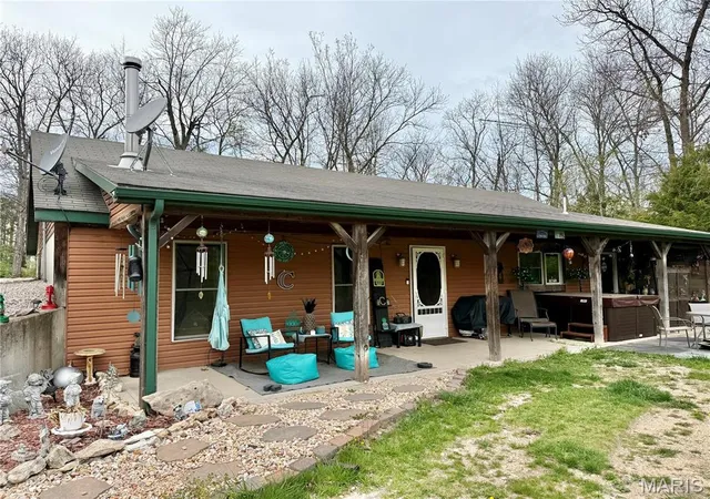 Photo 3 of Single Family Residence at 42 Berger Rd, Middletown, MO 63359 | MLS# MIS25023400 | | Sold on 2025-10-02