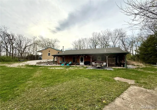 Photo 5 of Single Family Residence at 42 Berger Rd, Middletown, MO 63359 | MLS# MIS25023400 | | Sold on 2025-10-02