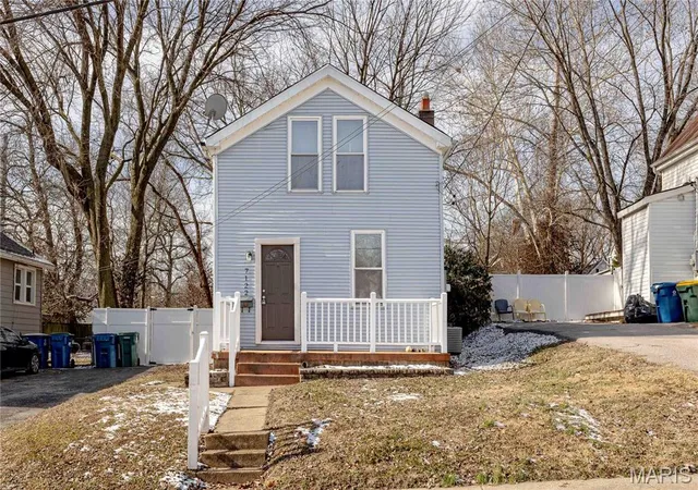 Single Family Residence at 7122 Drury Ln, Saint Louis, MO 63143 | MLS# MIS25023410 |  | Sold on 2025-07-22