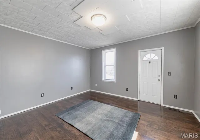 Photo 3 of Single Family Residence at 7122 Drury Ln, Saint Louis, MO 63143 | MLS# MIS25023410 |  | Sold on 2025-07-22