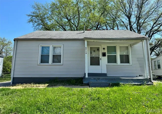 Single Family Residence at 6716 Torlina Dr, Saint Louis, MO 63134 | MLS# MIS25023457 | | Sold on 2025-06-13