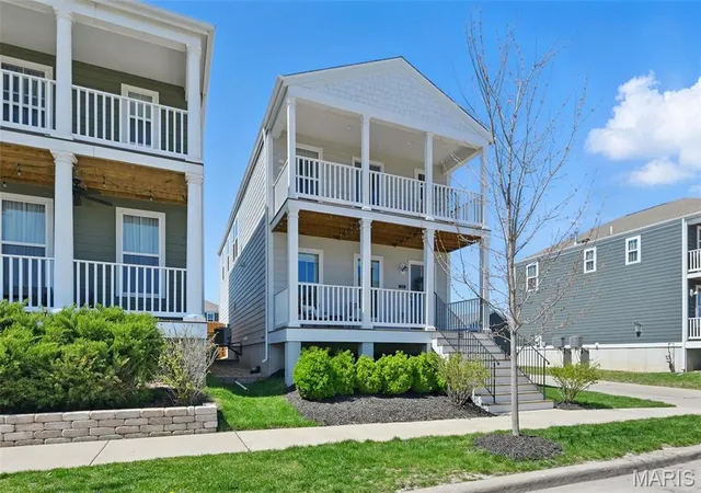 Photo 2 of Single Family Residence at 3405 Broad St, Saint Charles, MO 63301 | MLS# MIS25023476 | | Sold on 2025-05-15