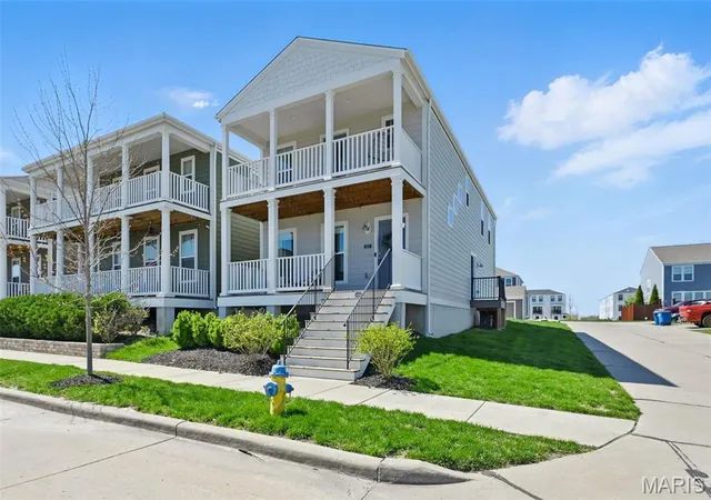 Photo 3 of Single Family Residence at 3405 Broad St, Saint Charles, MO 63301 | MLS# MIS25023476 | | Sold on 2025-05-15