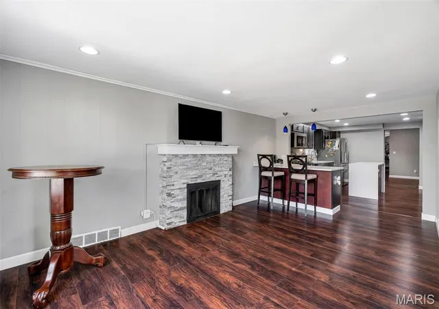 Photo 1 of Single Family Residence at 831 Diversey Dr, Saint Louis, MO 63126 | MLS# MIS25023483 | | Sold on 2025-08-15