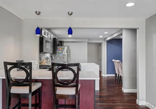 Photo 4 of Single Family Residence at 831 Diversey Dr, Saint Louis, MO 63126 | MLS# MIS25023483 | | Sold on 2025-08-15