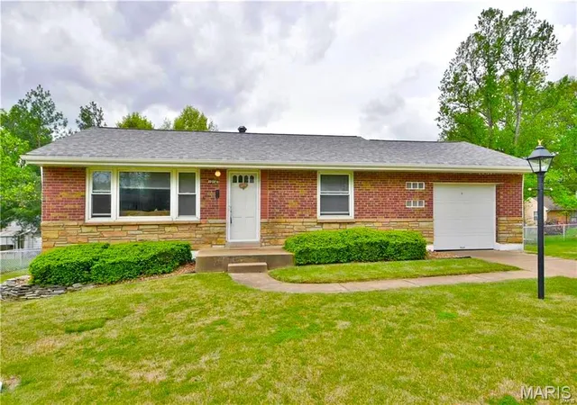 Single Family Residence at 10141 Jepson Dr, Saint Louis, MO 63137 | MLS# MIS25023515 | | Sold on 2025-06-16