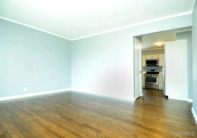 Photo 3 of Single Family Residence at 906 Virgo Ln, Saint Louis, MO 63125 | MLS# MIS25023518 | | Sold on 2025-07-01