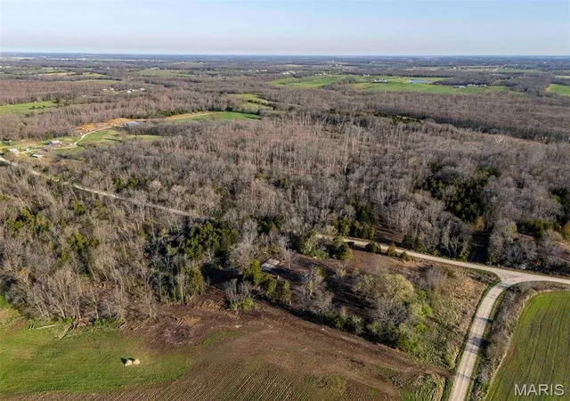 Photo 2 of Farm at 89 Kern Rd, Middletown, MO 63359 | MLS# MIS25023559 | | Sold on 2025-11-07