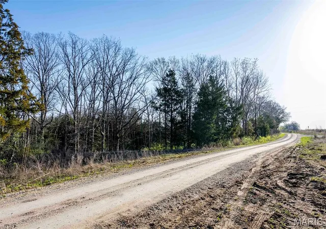 Photo 5 of Farm at 89 Kern Rd, Middletown, MO 63359 | MLS# MIS25023559 | | Sold on 2025-11-07