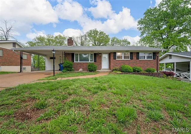 Single Family Residence at 8728 Brookview Dr, Saint Louis, MO 63126 | MLS# MIS25023574 | | Sold on 2025-06-26